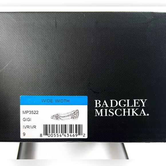 Badgley Mischka Gigi Crystal Pointed Ivory Flats - Picture 13 of 15